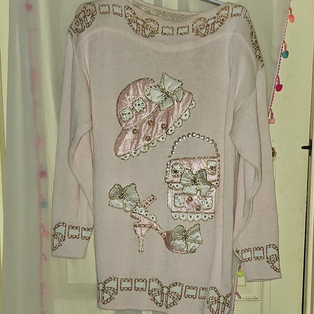 Vintage EUGENIA Pink Sweater with Fashion Accessories Design